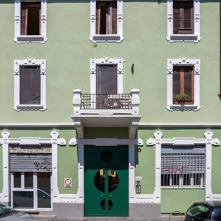 Centrale-loreto Con Terrazzo *